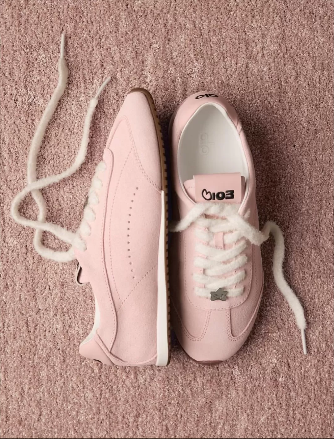 Jisoo launches her own sneaker with Alo: introducing the 'Sunset Bloom Pink'